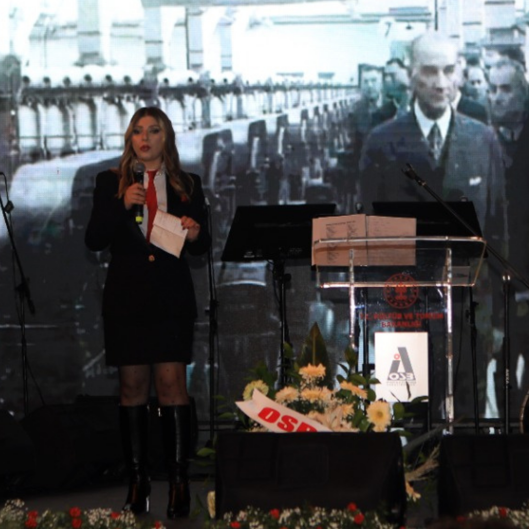 Türk Ocağı Sahnesi Burcu Akkaya
